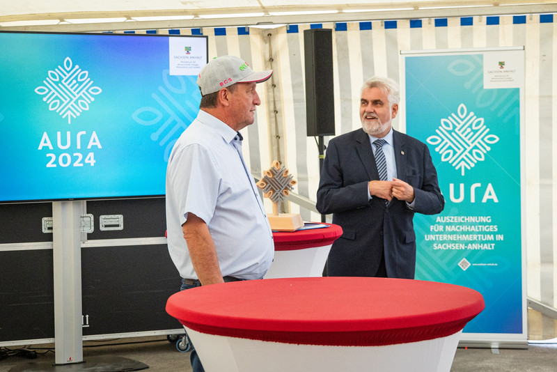 Umweltminister Willingmann und Ecoment Geschäftsführer Karl Heinz Schreiber