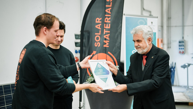 Willingmann verleiht AURA-Award 2025 an Solar Materials aus Magdeburg